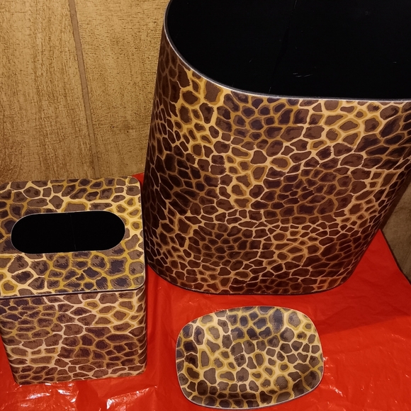 BRAND NEW! SATURDAY KNIGHT CHEETAH PRINT 3 PC BATHROOM SET. - Picture 1 of 4
